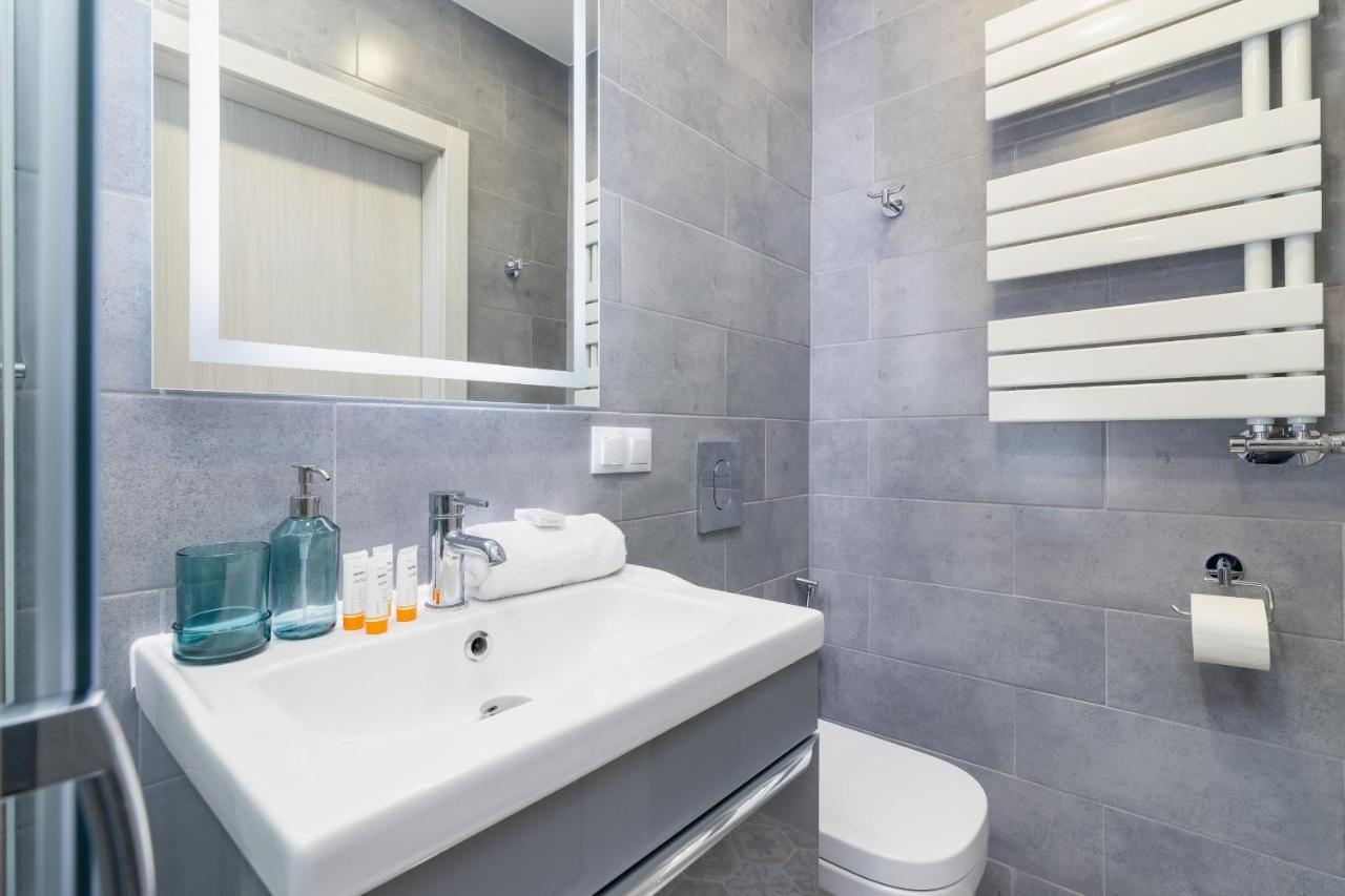 Underground Apartments Kielecka Rondo Mogilskie By Noclegi Renters Cracovia Esterno foto