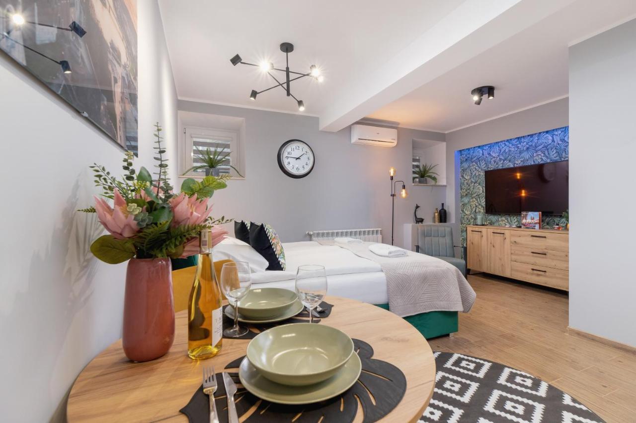 Underground Apartments Kielecka Rondo Mogilskie By Noclegi Renters Cracovia Esterno foto