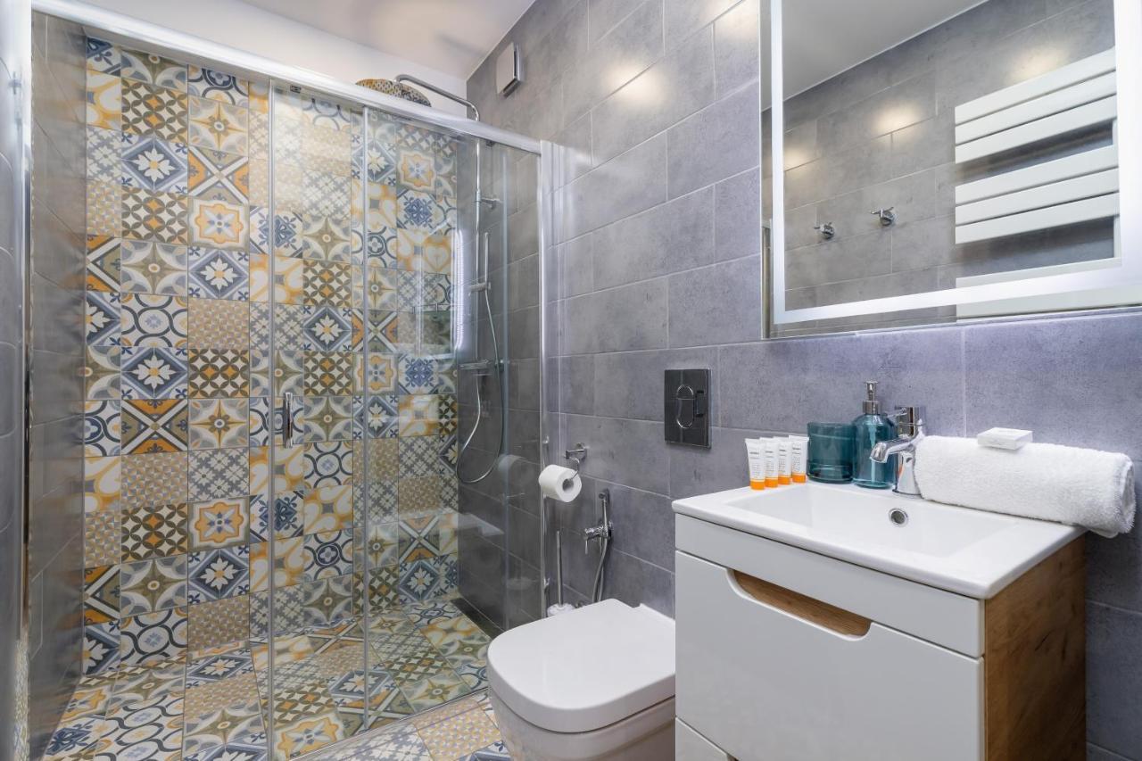 Underground Apartments Kielecka Rondo Mogilskie By Noclegi Renters Cracovia Esterno foto